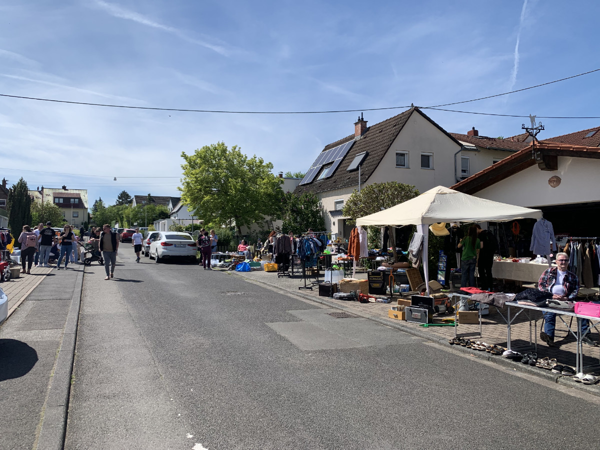 Garagen- und Hofflohmarkt auf dem Freudenberg