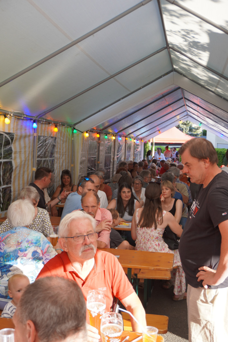 Das Plätzchefest für  die alle Einwohner der Siedlung war ein großer Erfolg